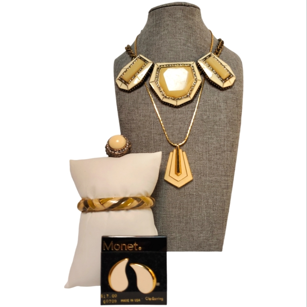 BOHO PRINCESS IVORY & GREEN NECKLACE ENAMAL BANGLE RING & EARRING JEWLERY SET